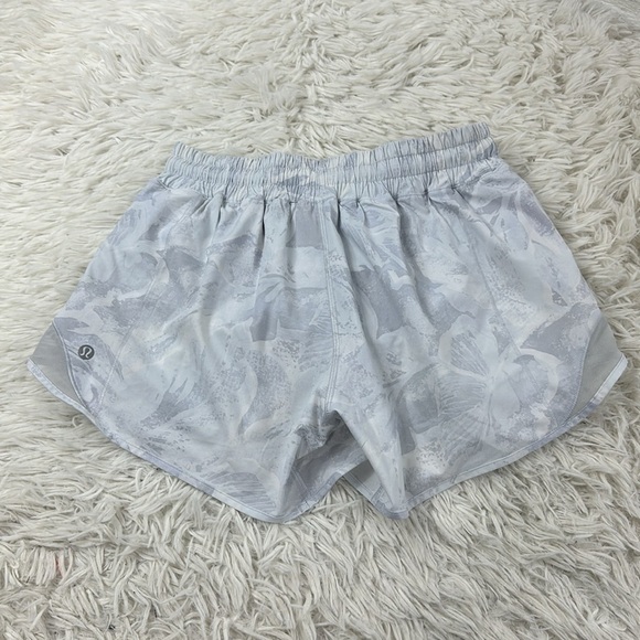 Lululemon Hotty Hot Short II *Long 4" Mini Tropical Shadow Starlight Multi - Picture 4 of 4